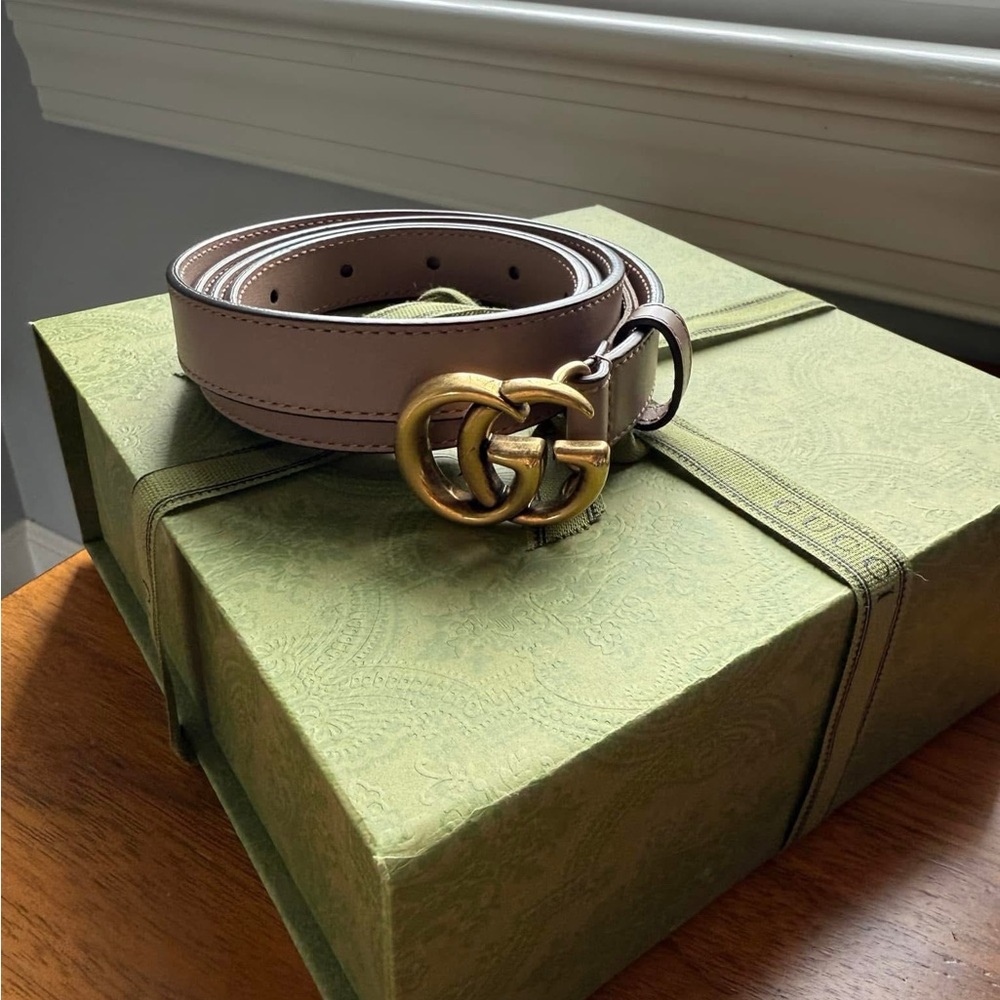 Gucci women’s Leather Belt with Gold Buckle